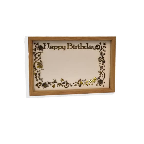 מסגרת גדולה לתמונה מעץ עם תאורה ועם הקדשה "BIRTHDAY HAPPY" - Image 3