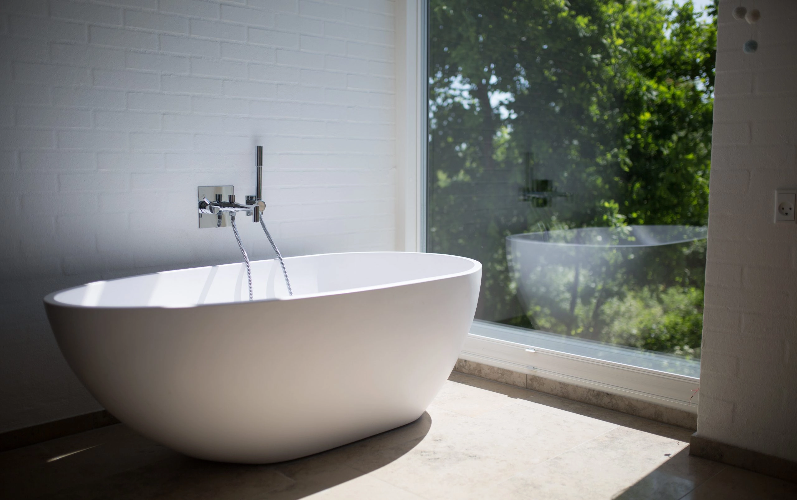 Modern fitted bathroom St Albans 1
