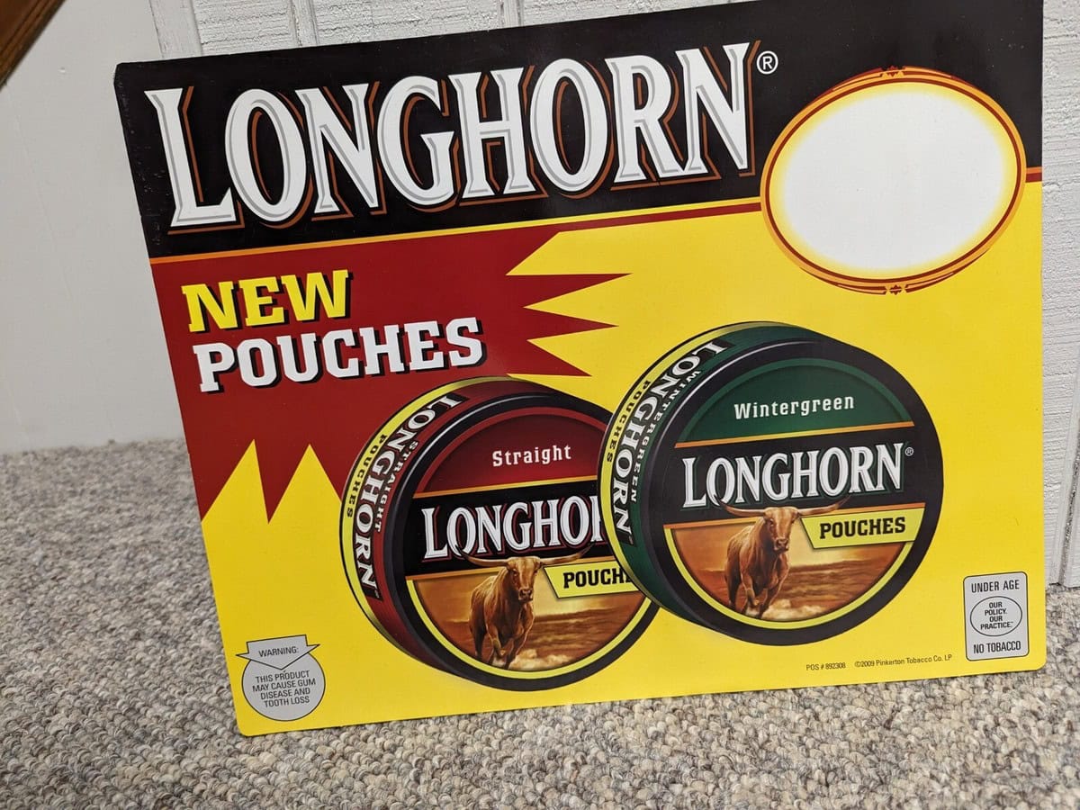 Long Horn Wintergreen Pouch