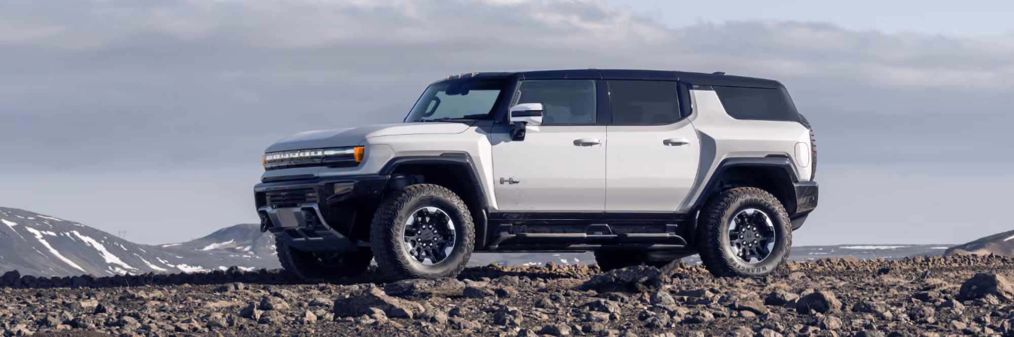 2025 GMC Hummer EV SUV White