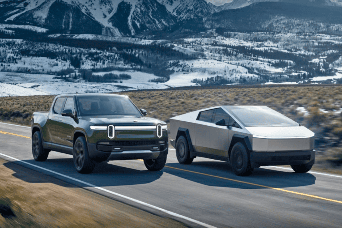 Tesla Cybertruck vs Rivian R1T on road