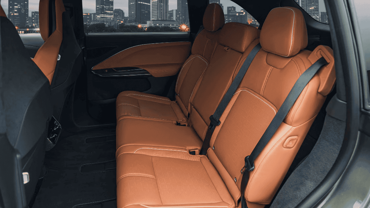 2026 lucid gravity second row