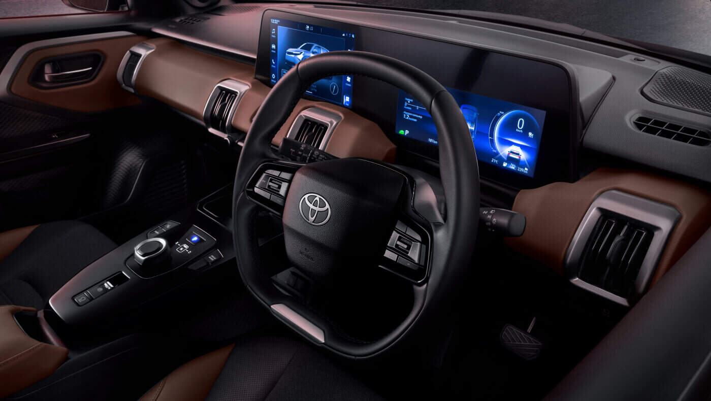 Urban Cruiser EBELLA Cabin Dashboard