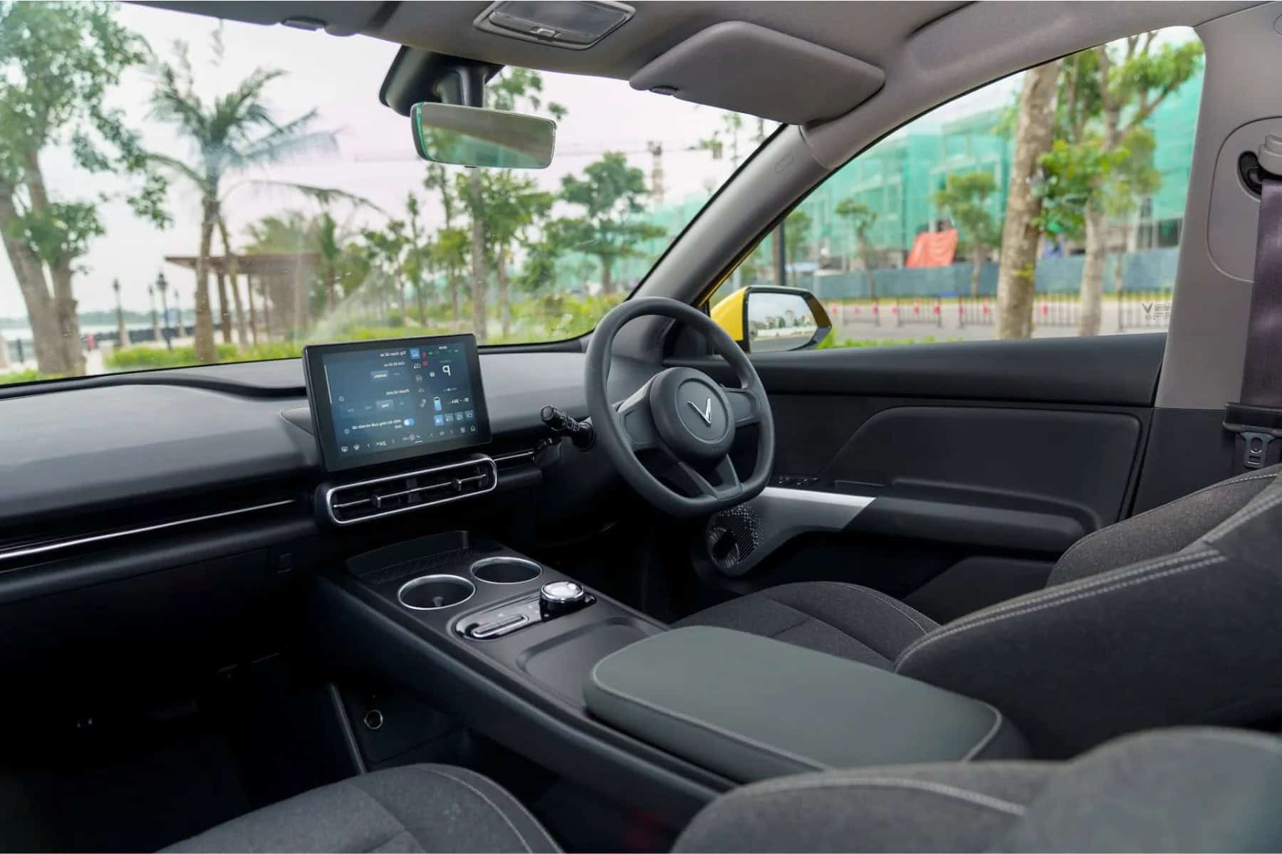 VinFast Limo Green Interior