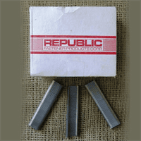 Staples for packaging and industrial use.