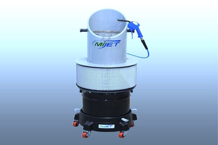 Adaptec Jet Dispenser for industrial fluid application.