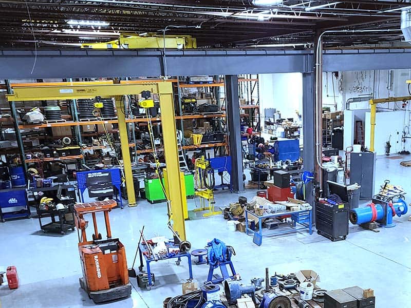 Overhead crane with low clearance
