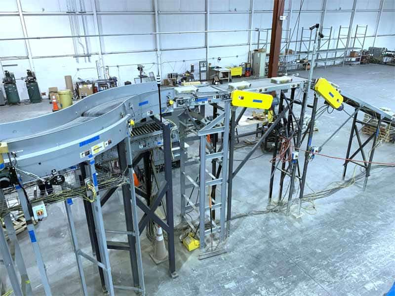 Accumulation conveyor, transition conveyor