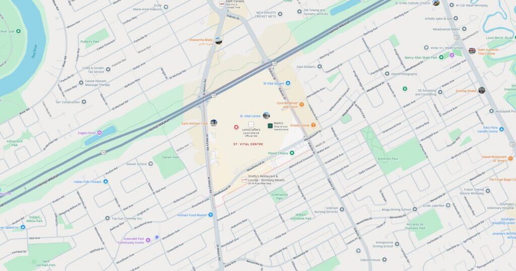 Map of downtown Chicago showing transit lines, streets, parks, and key landmarks in the city center.