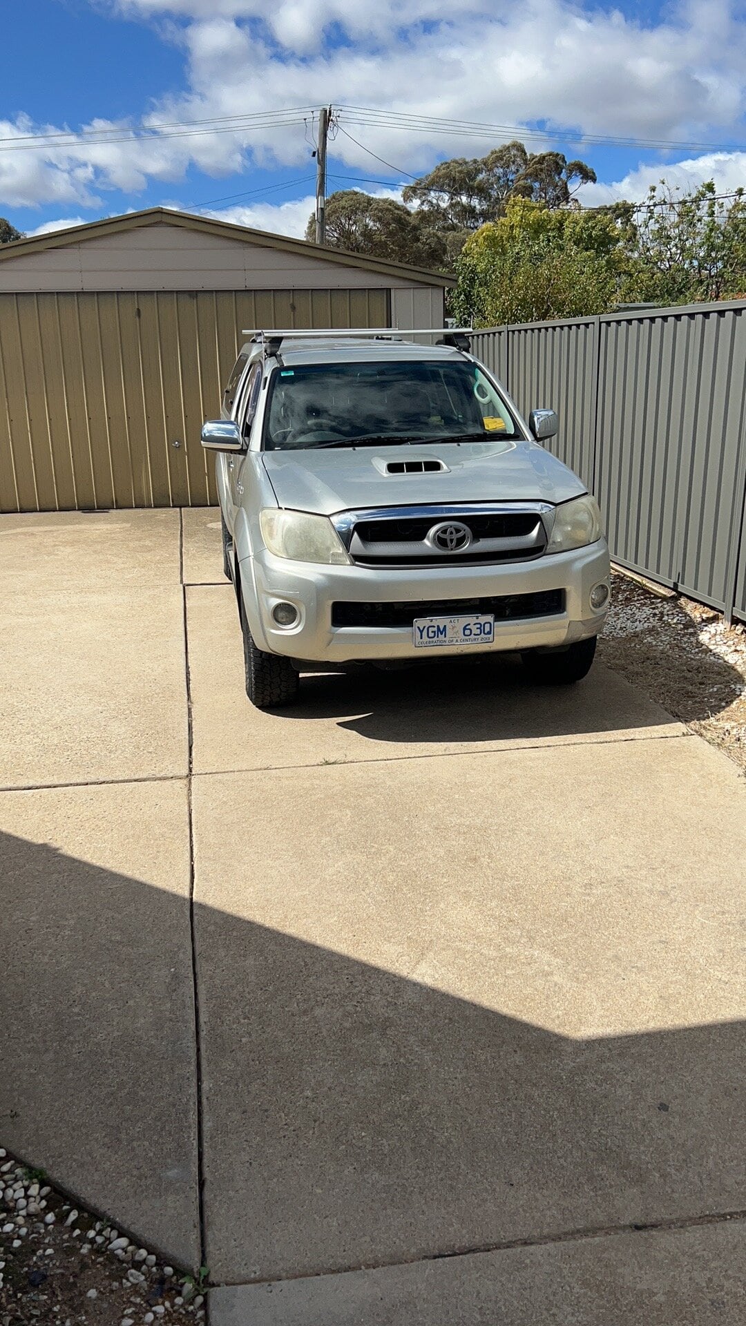 Toyota Hilux service in Belconnen Canberra by mobile mechanic