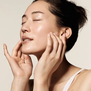 PLEASE OBSERVE THE GLOW UNDER EYE, FOREHEAD