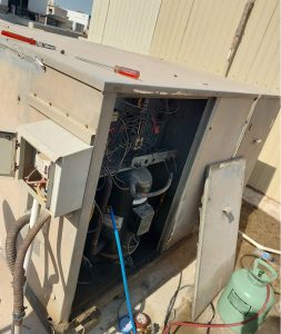 الثلج الموجود على الضاغط