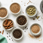 épices entières masala sur plan de travail