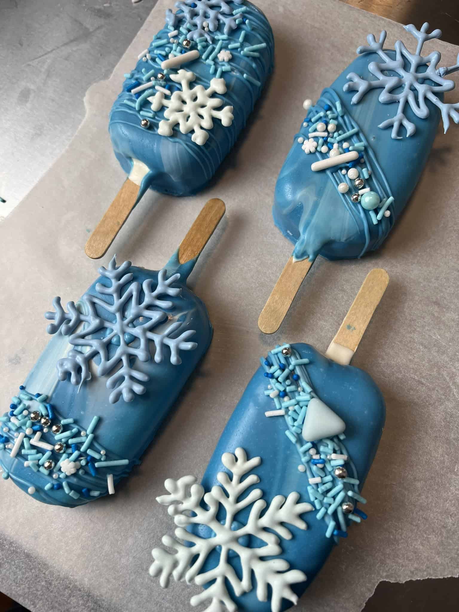 Frosty Winter Cakesicles: A Step-by-Step Guide