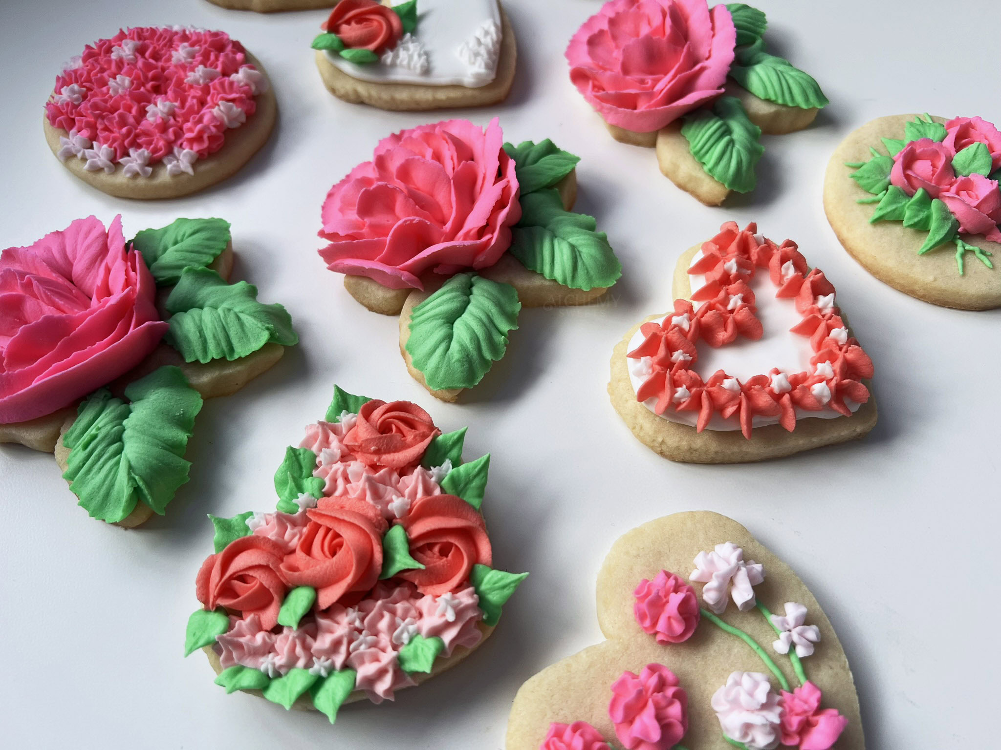 Sugar Cookies Decorated with Piped Flowers (5 Designs)