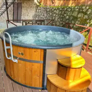 Ciubar din fibra de sticla pentru apa sarata