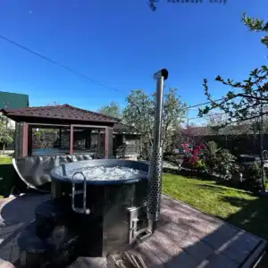 Ciubar din fibra de sticla cu lemn molid thermowood pentru apa sarata