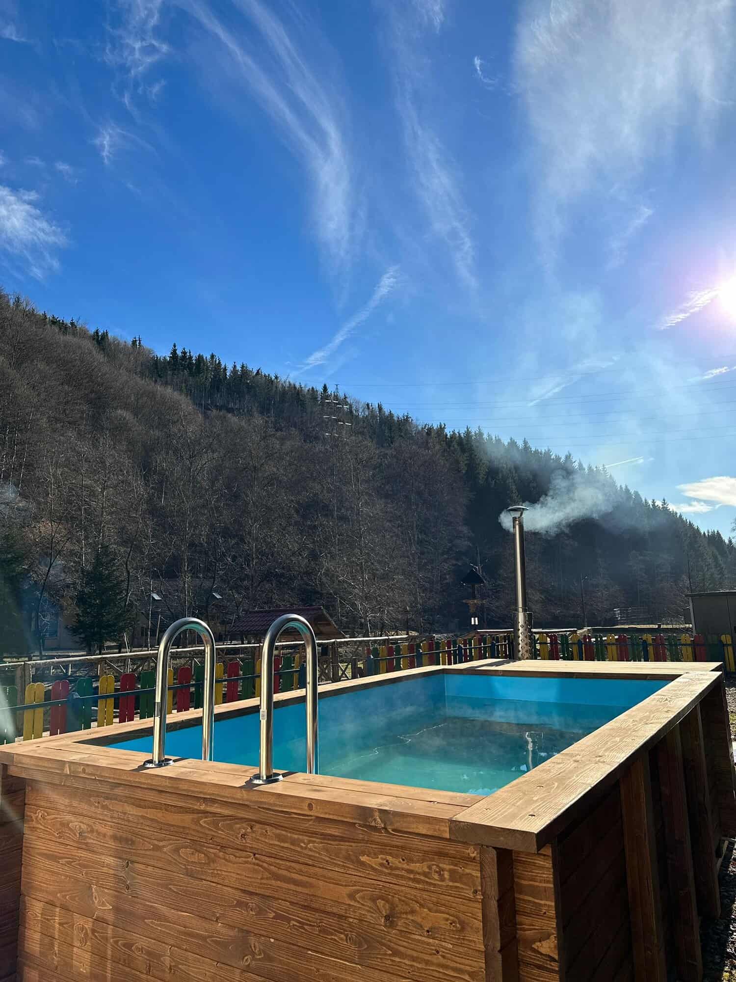 Piscina ciubar hibrid cu incalzire pe lemne si electrica