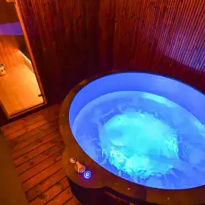 Sauna Thermo Premium cu izolatie si vestiar Sauna cu ciubar pentru relaxare completa in gradina