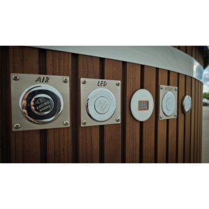 Ciubar cu optiuni personalizabile: jeturi hidromasaj, lumini LED si filtre