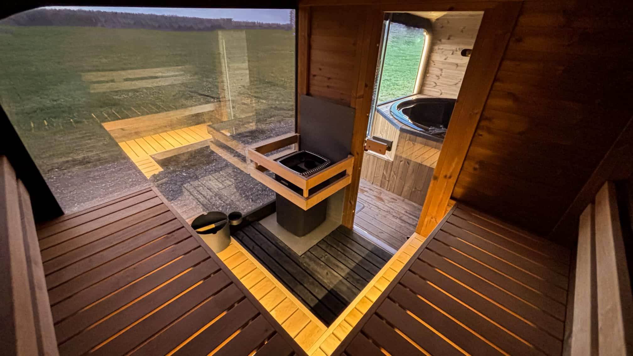 Sauna Thermowood cu incalzitor pe lemne Harvia