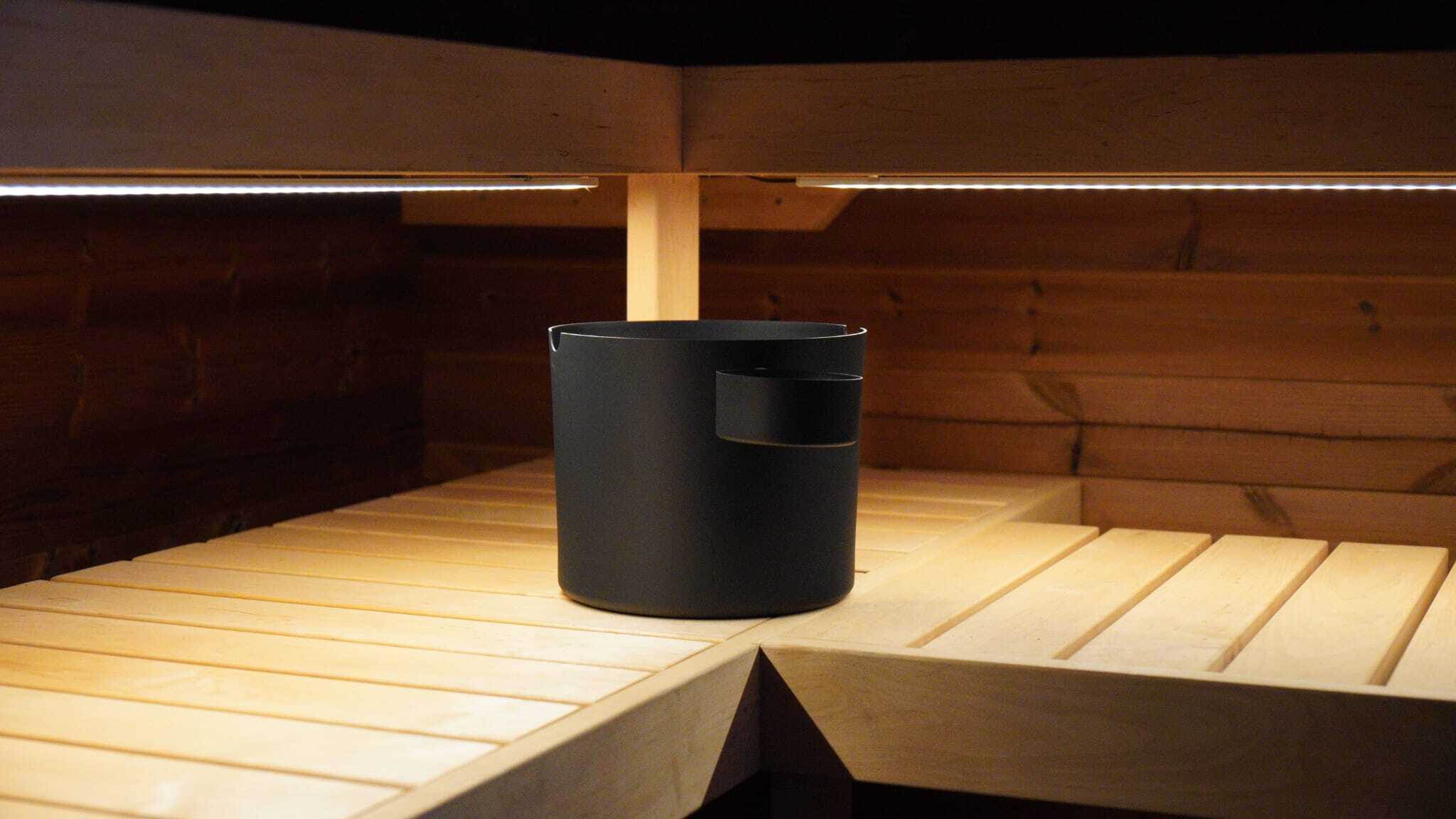 Sauna cu incalzitor pe lemne si accesorii incluse