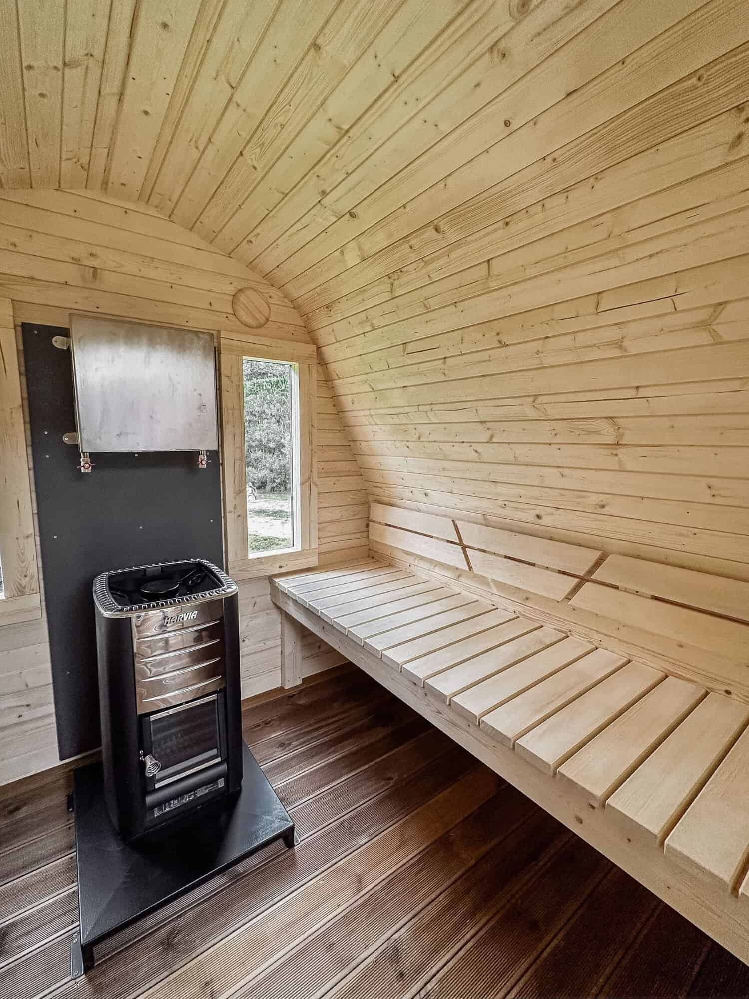 Sauna tip iglu din lemn cu soba electrica sau pe lemne