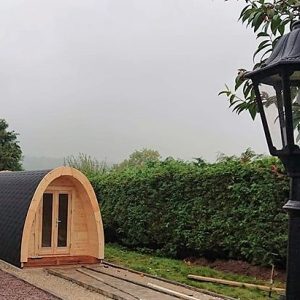 Casuta camping izolata 2.4x4.8 m pentru gradina sau teren de vacanta