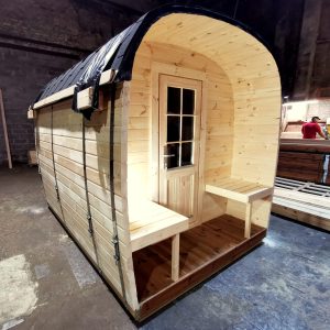 Bus de camping 2.3x3.0m din lemn de pin