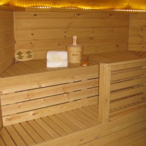Cabana sauna 9.2 mp cu banci din lemn de tei