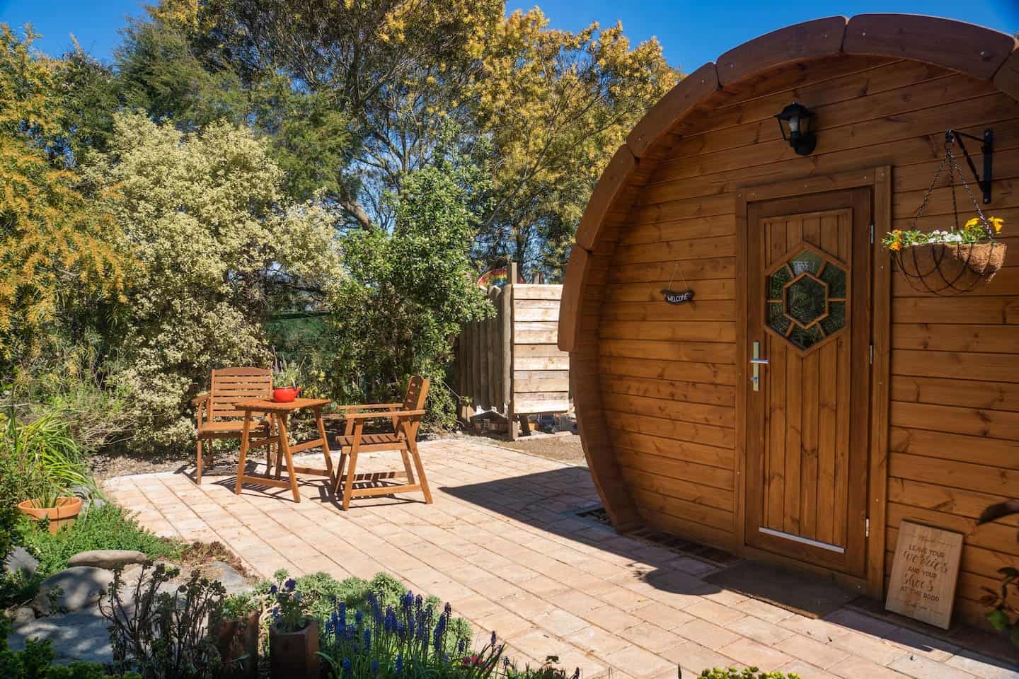 Butoi de camping 3.0x5.9 m din lemn de pin cu doua camere interioare