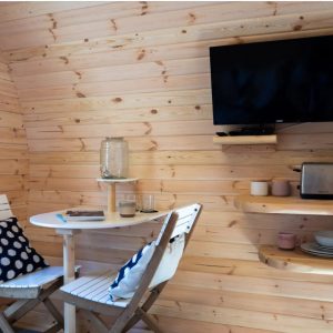 Butoi de camping 3.0x5.9 m din lemn de pin pentru 2-4 persoane