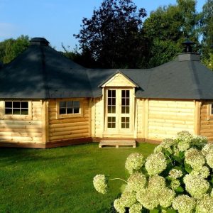 Cabana lemn rustica dubla, perfecta pentru familie si prieteni
