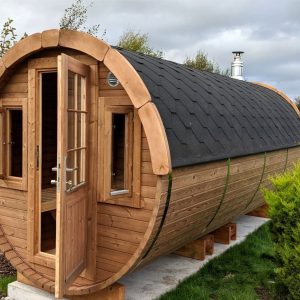 Sauna rustica tip butoi pentru case de vacanta si cabane turistice