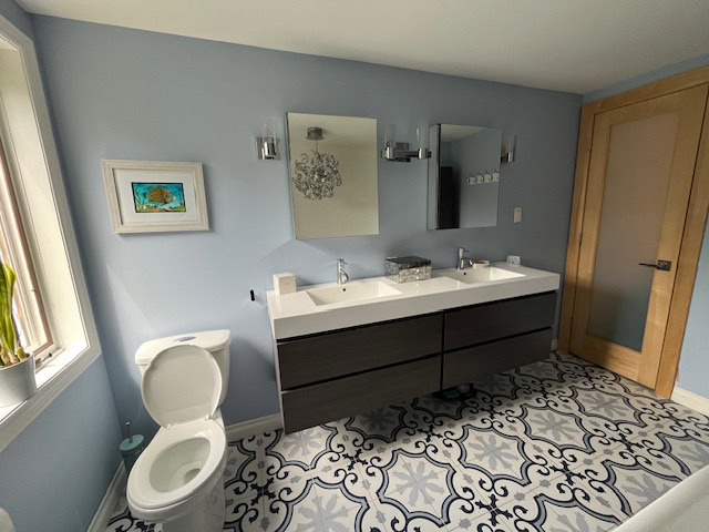 Celestine bathroom