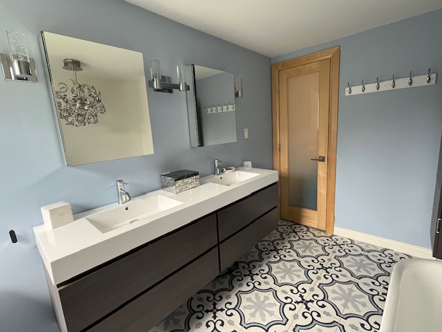 Celestine bathroom