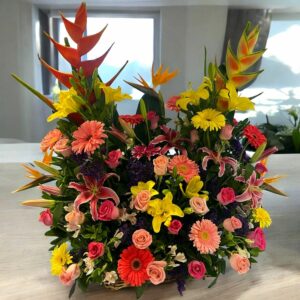 Ramos de flores tropicales con gerberas, rosas, lirios y heliconias en estilo elegante, ideal para regalos y eventos en Nezahualcóyotl. Flores a domicilio en Nezahualcóyotl, arreglos florales en Nezahualcóyotl, flores para ocasiones especiales.