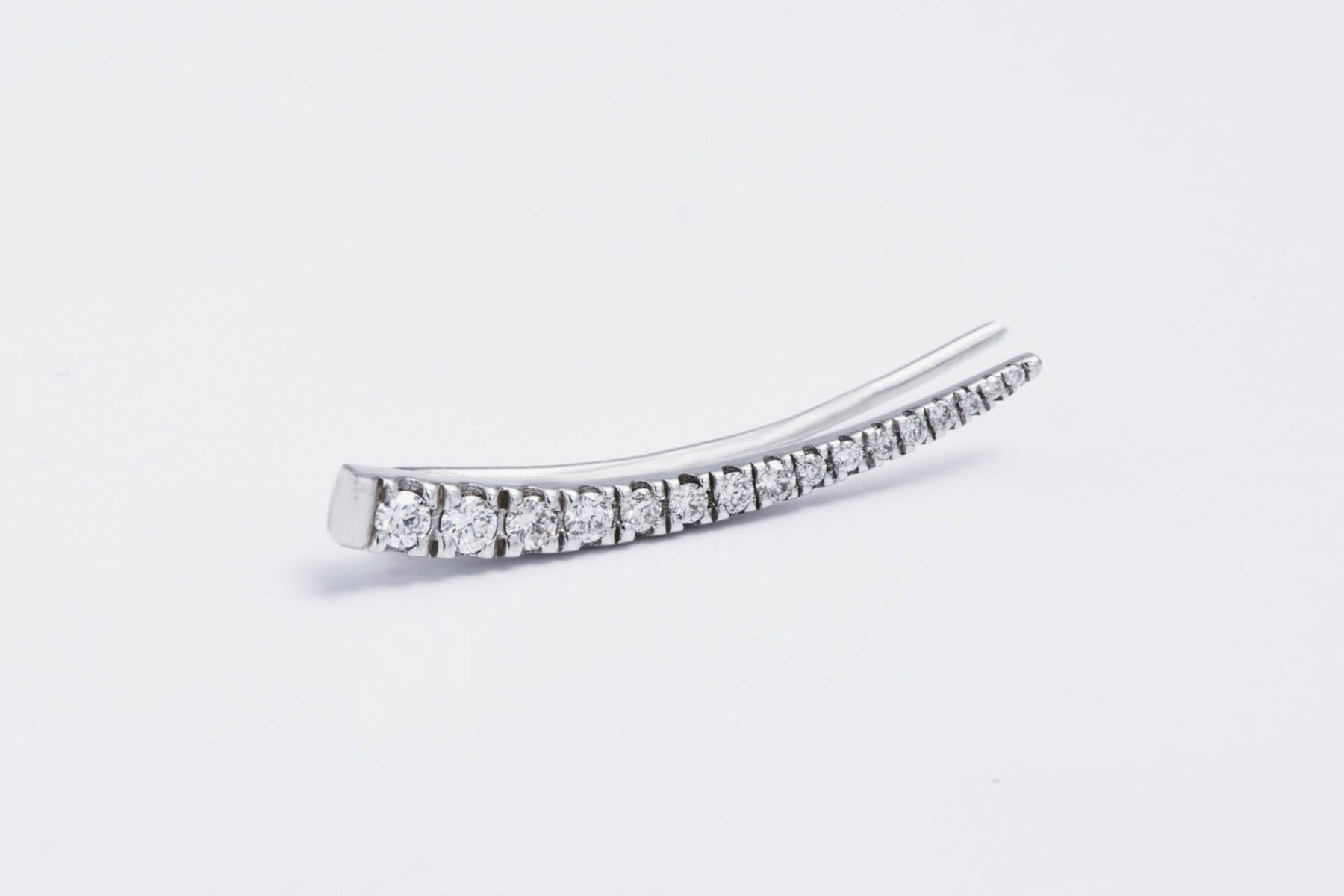 עגיל יהלומים מטפס