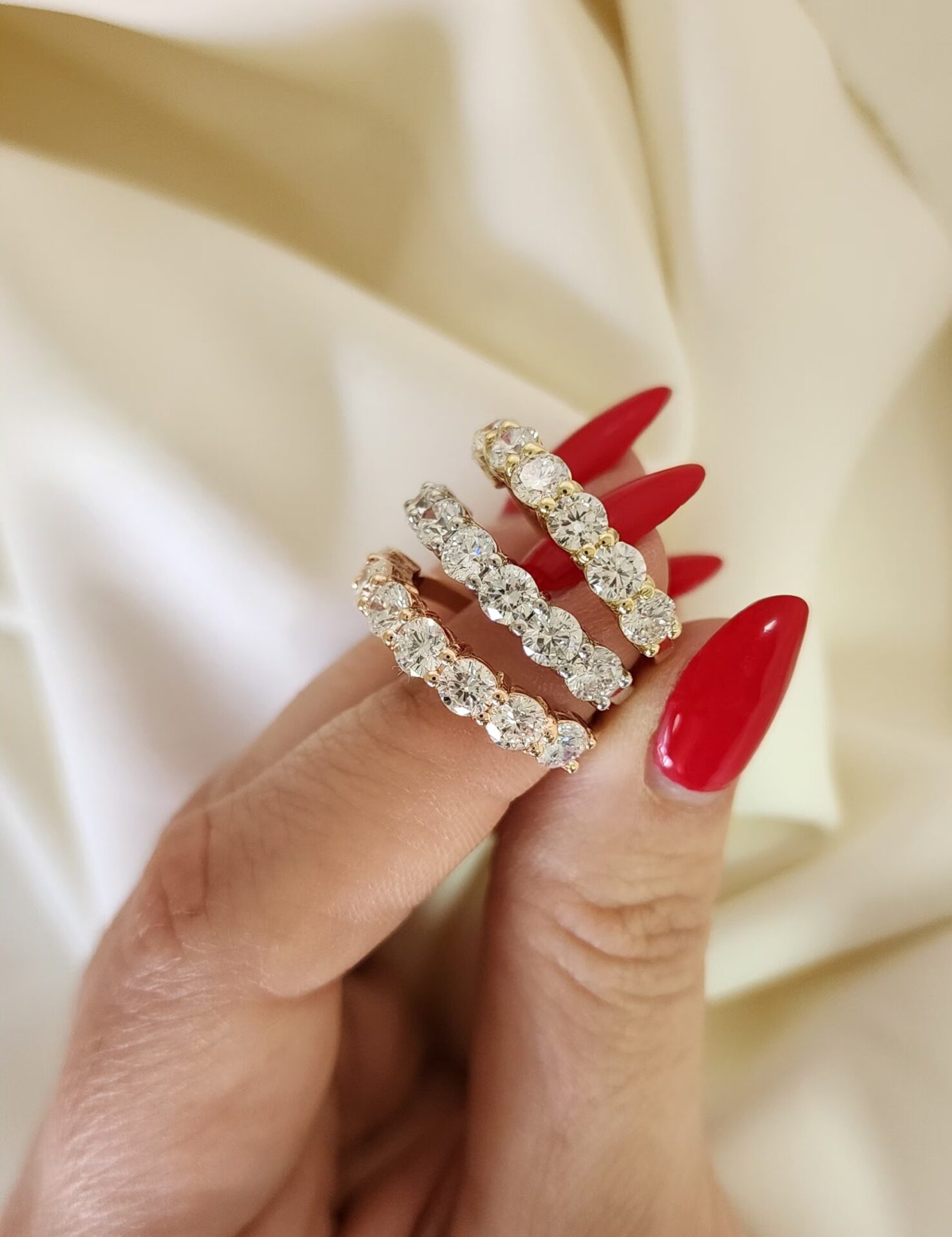 טבעת שורה יהלומי מעבדה 2 קראט