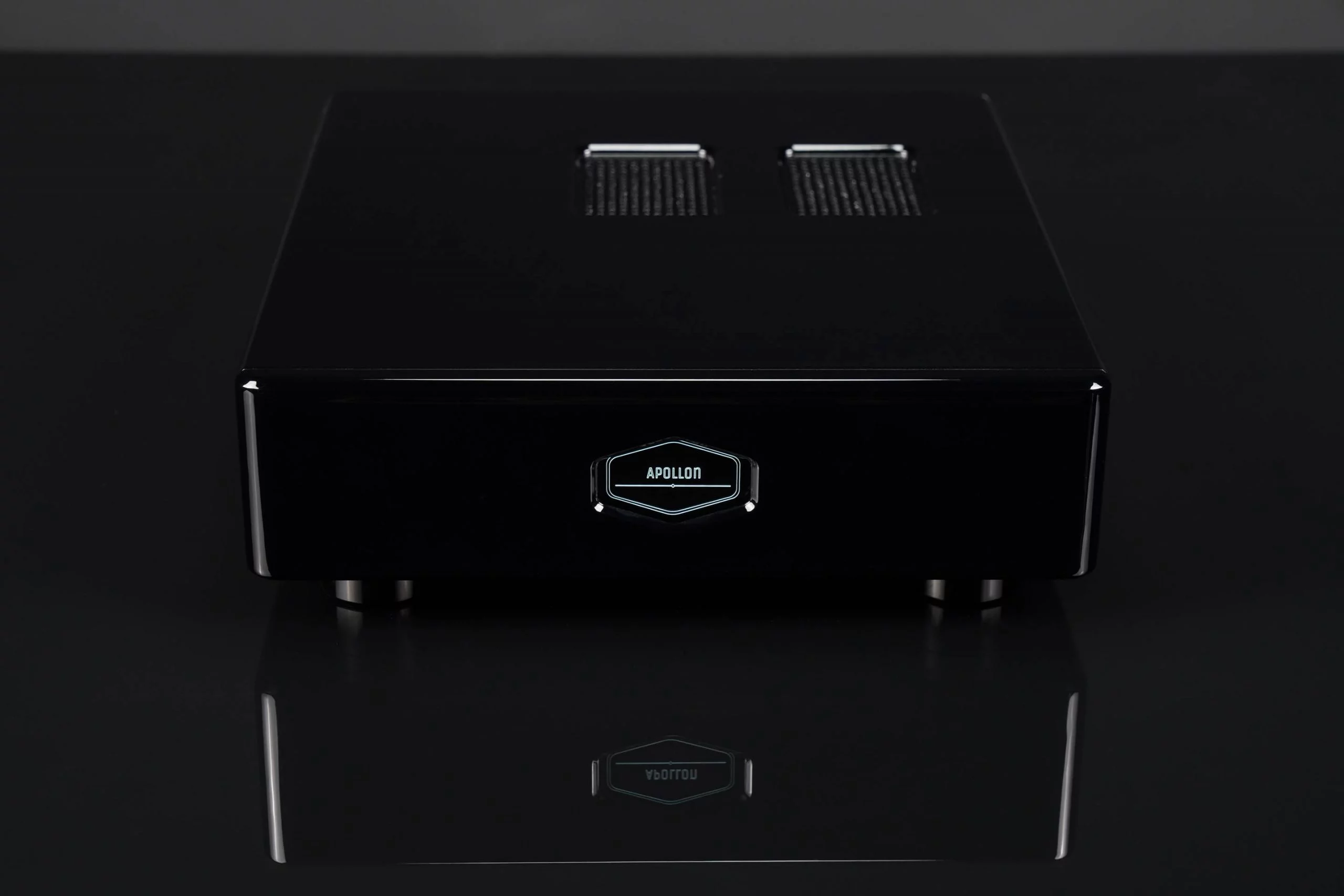 Hypex NCx500 Amplifier by Apollon Amplifier Facepanel in Black Color