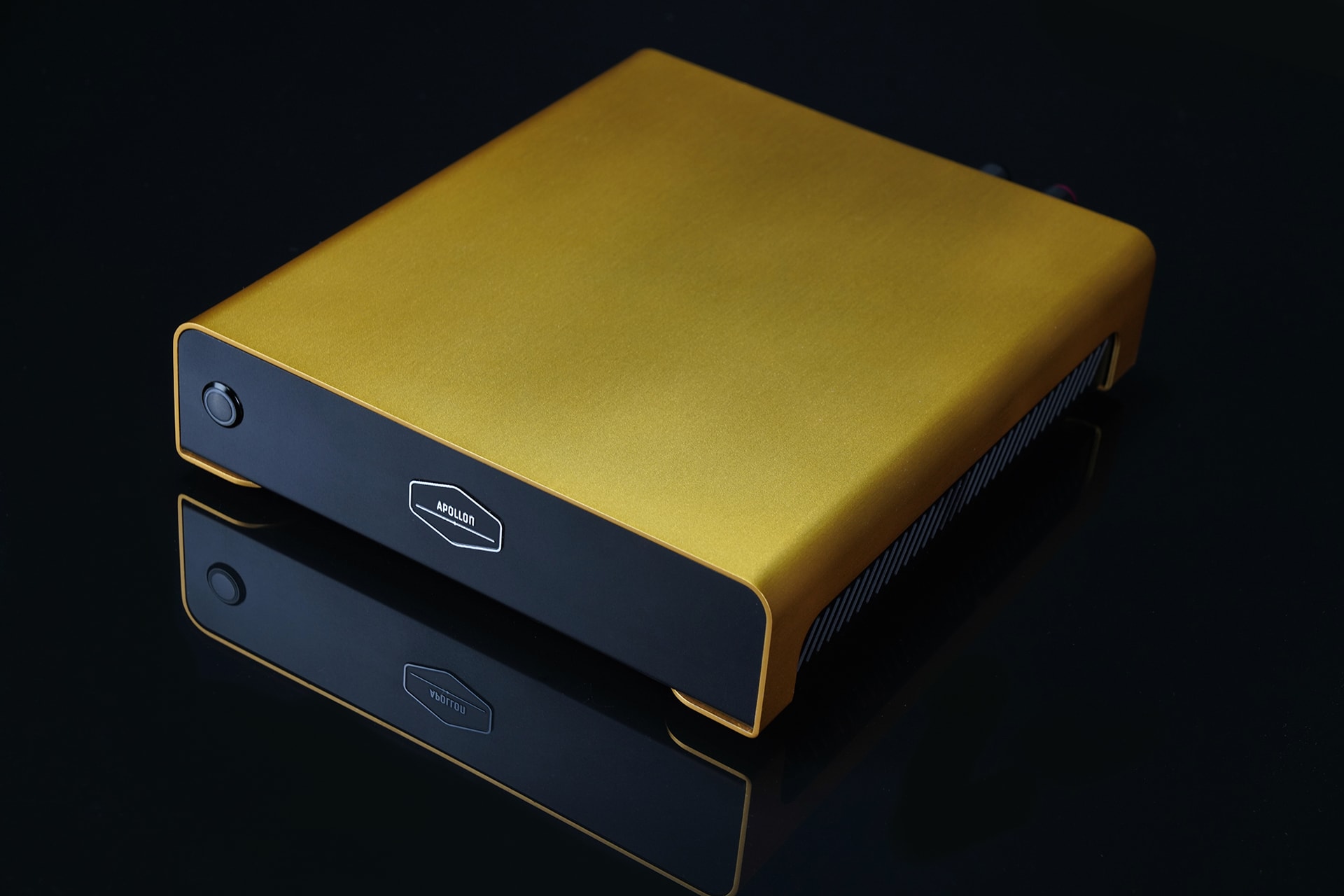 Apollon Purifi 1ET7040SA Mono Amplifier Front Isometric Gold