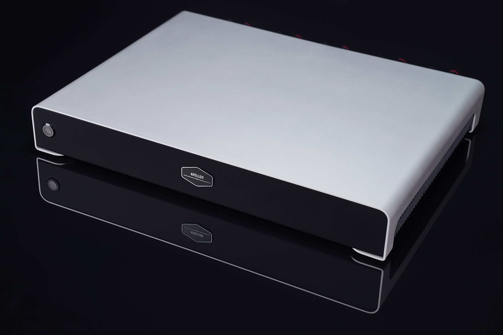 Purifi Eigentakt 1ET400A Multichannel Amplifier Apollon Audio Silver Anodized Isometric