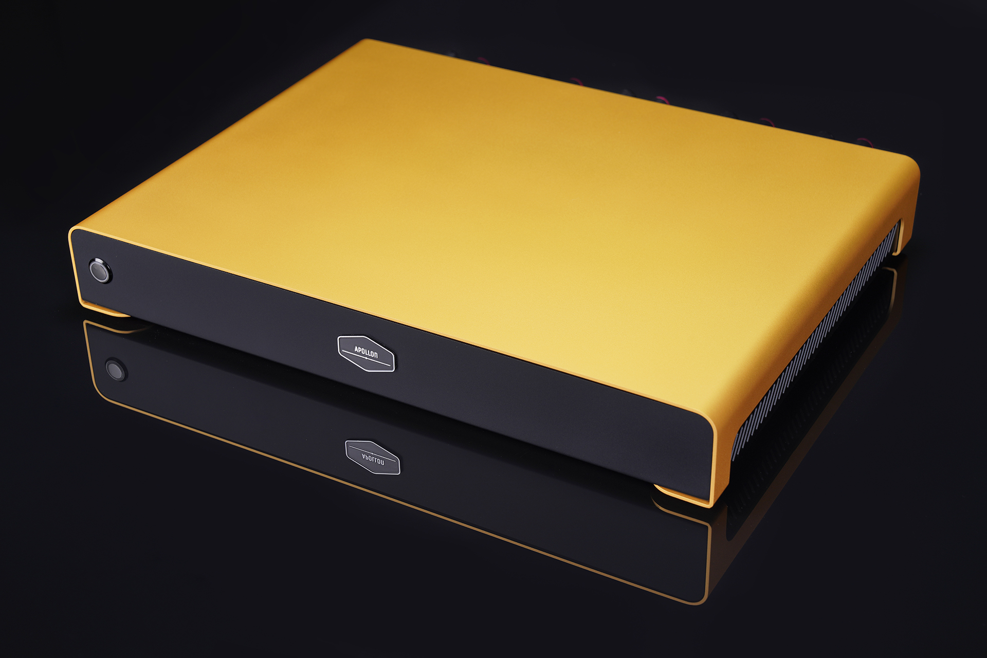 Purifi 1ET6525SA Multichannel Amplifier Apollon Audio Gold Anodized Front Isometric