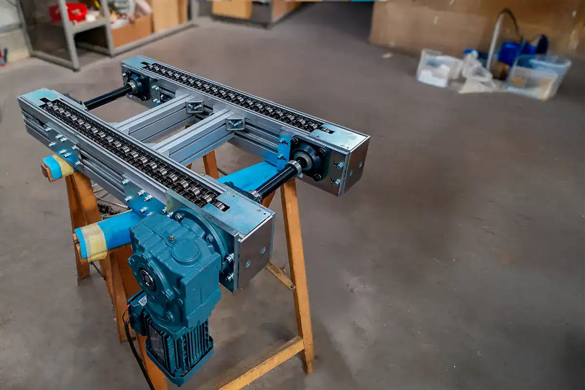 Photo d'un convoyeur à chaine