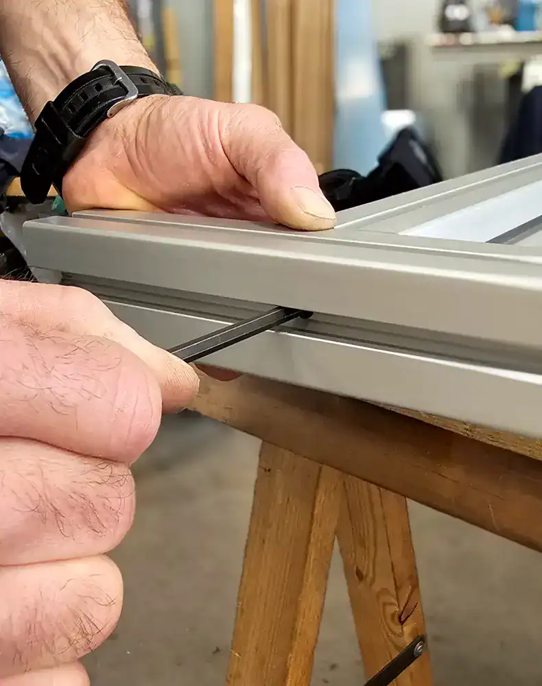 Assemblage de 2 profilés aluminium par perçage lamage