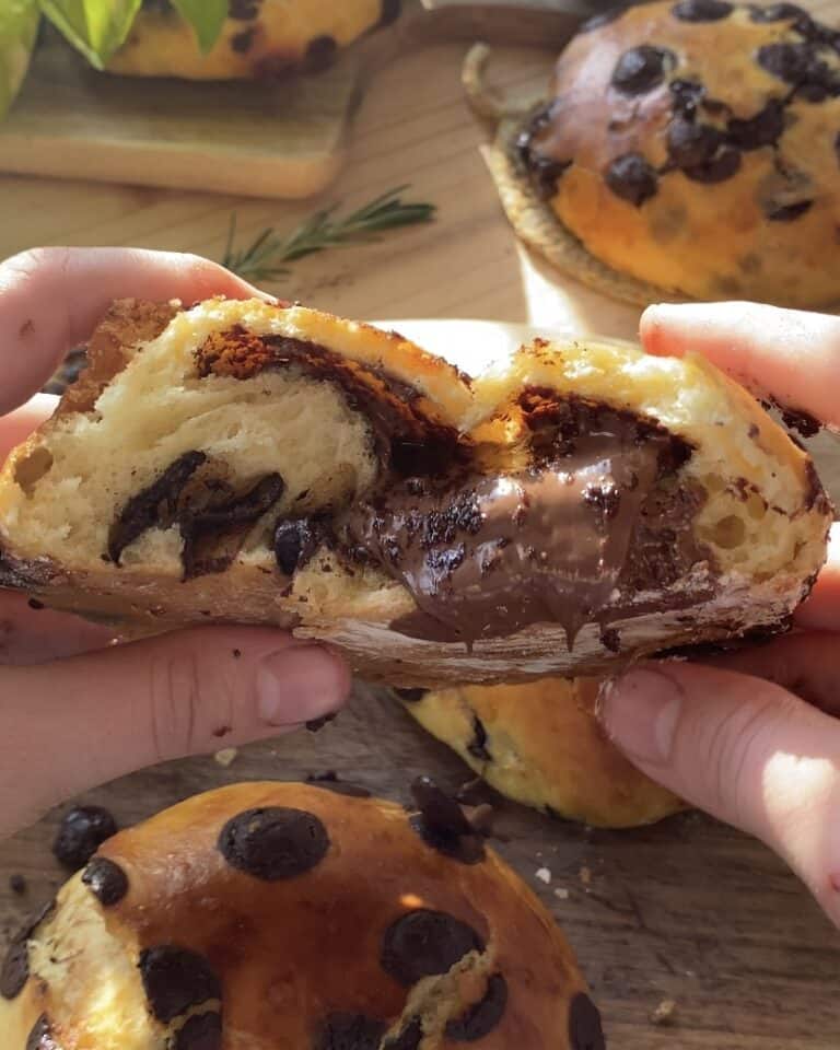 The best choco chips and Nutella Filled sweet buns