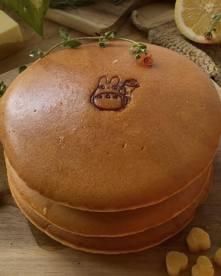 Easy Fluffy Totoro pancakes
