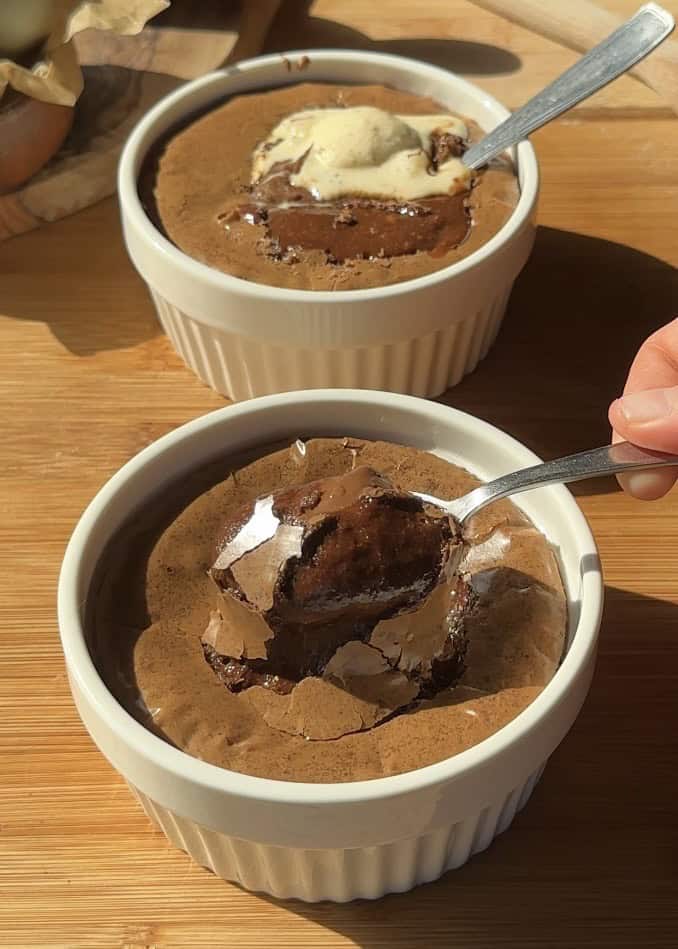 Super Easy Nutella Lava Cake