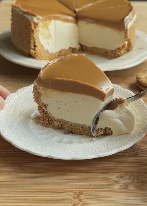 No-Bake Vanilla Bean Biscoff Cheesecake