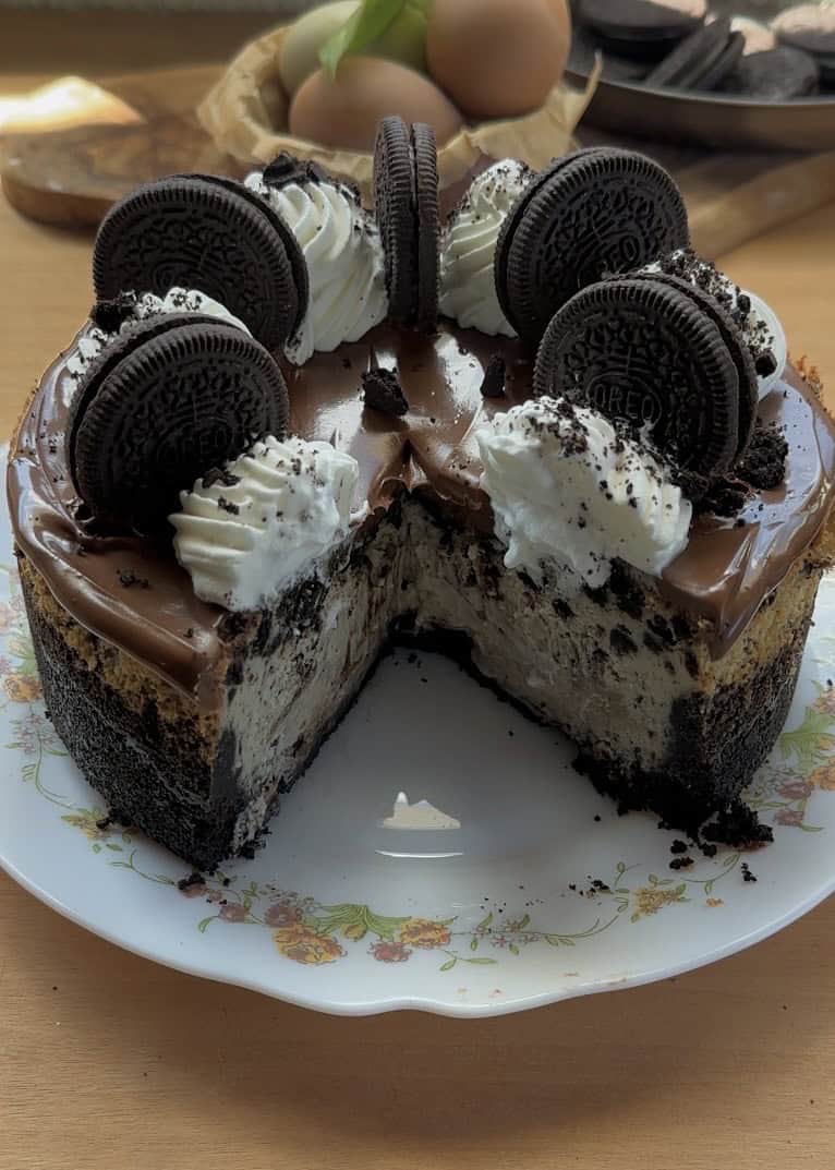 Easy Baked Oreo Cheesecake